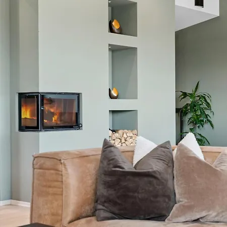 Moderne Hus Midt I Lofoten Ballstad